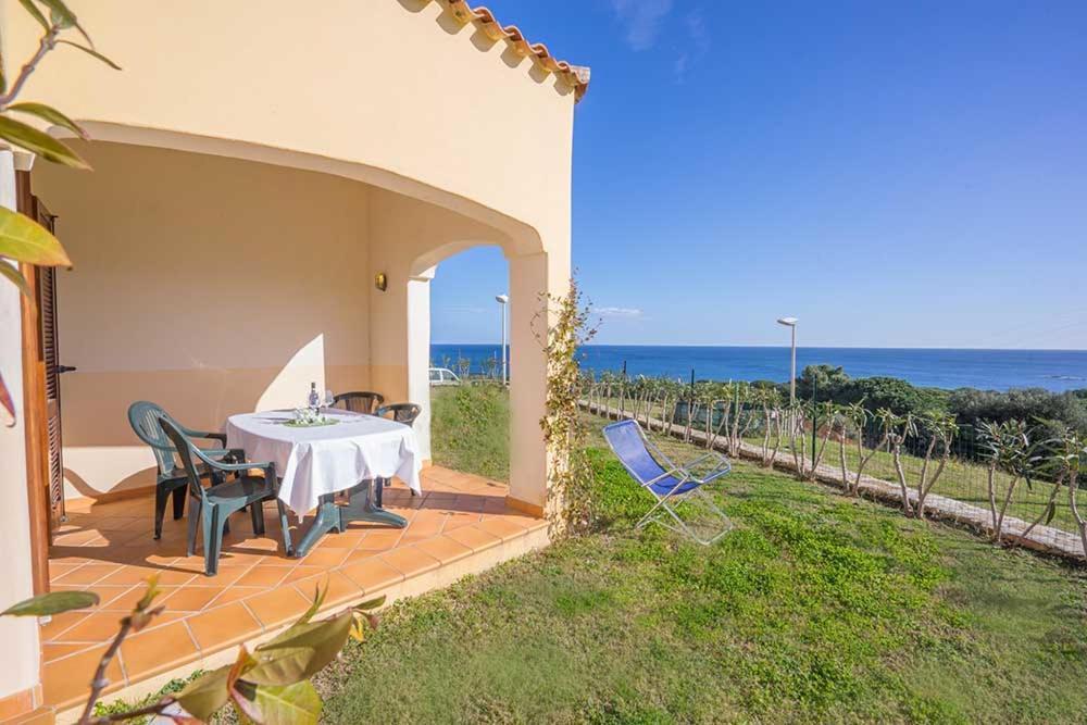 Residence Baia Sant Anna Con Piscina Танаунелла Екстер'єр фото