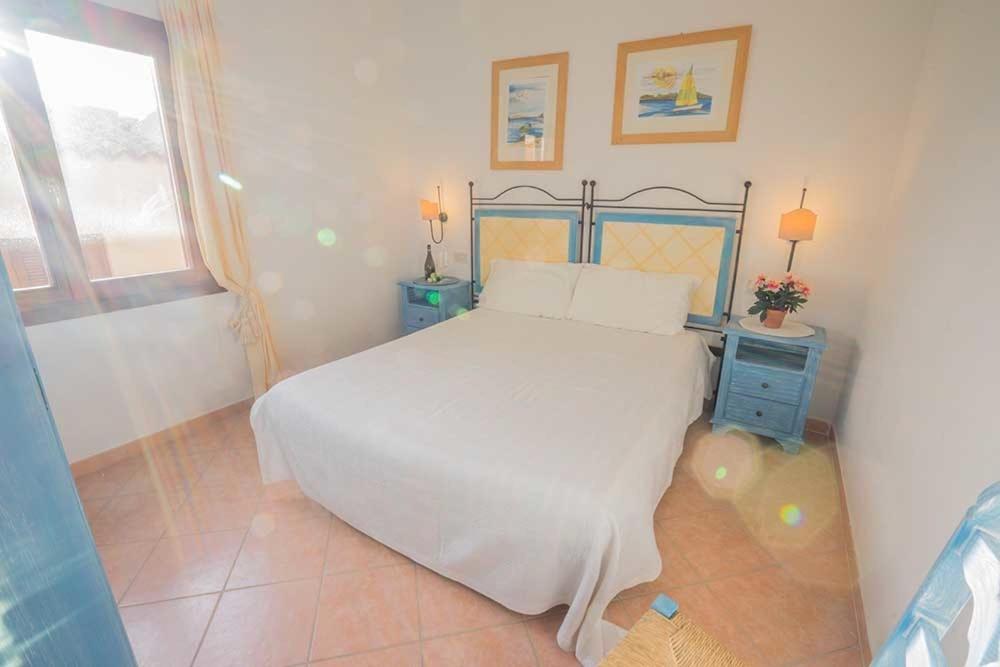 Residence Baia Sant Anna Con Piscina Танаунелла Екстер'єр фото